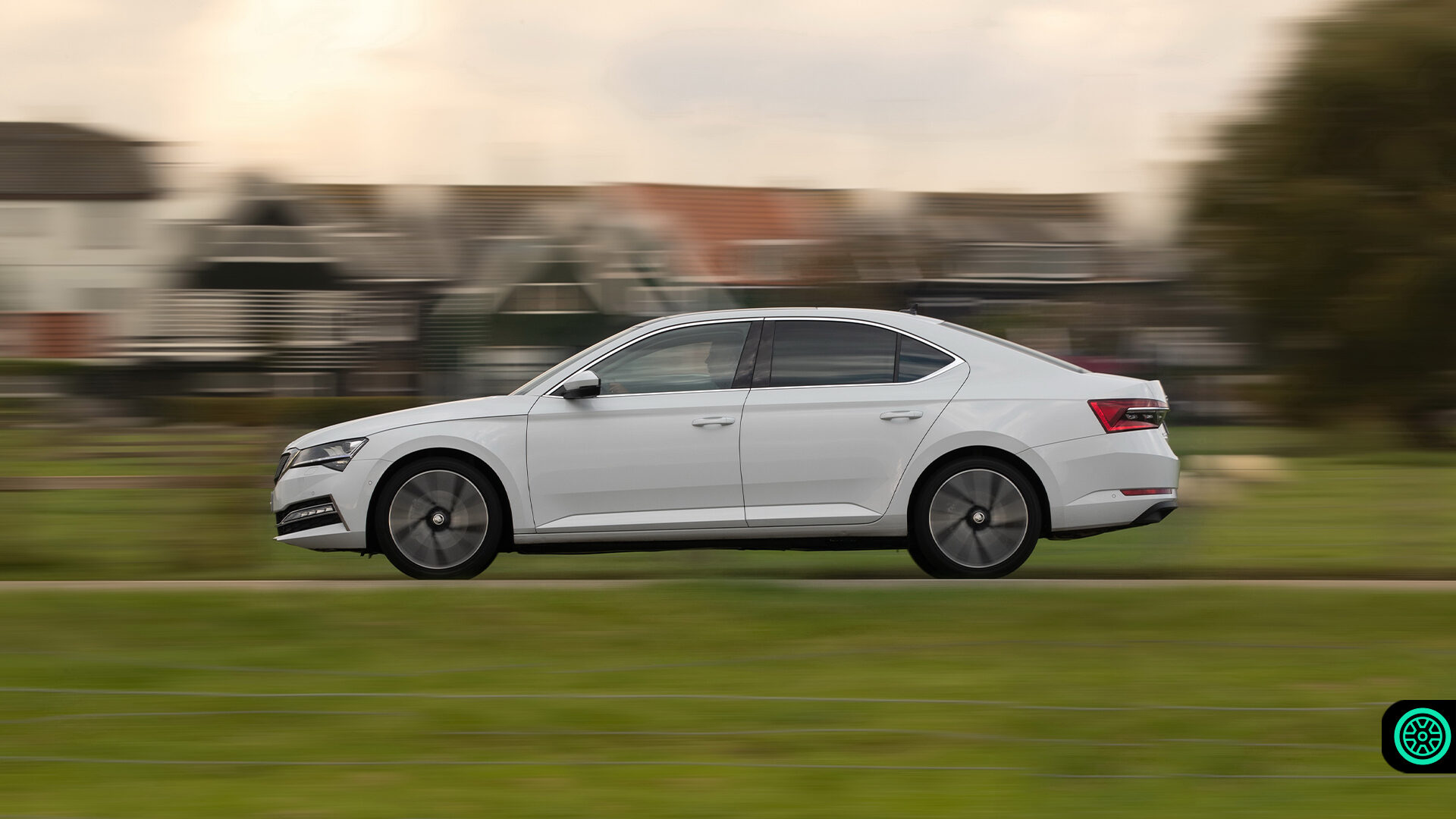 2021 Skoda Superb Yandan Görünüm