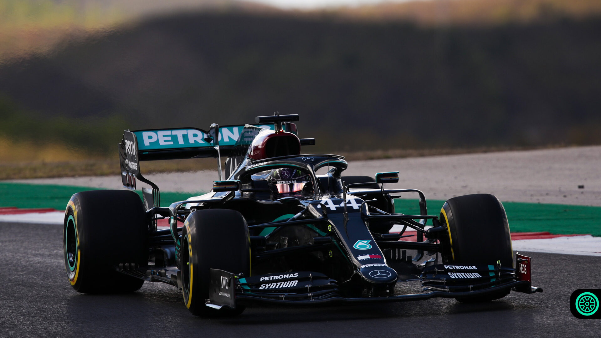 Lewis Hamilton 100 pol pozisyonu sahip ilk F1 pilotu oldu 2