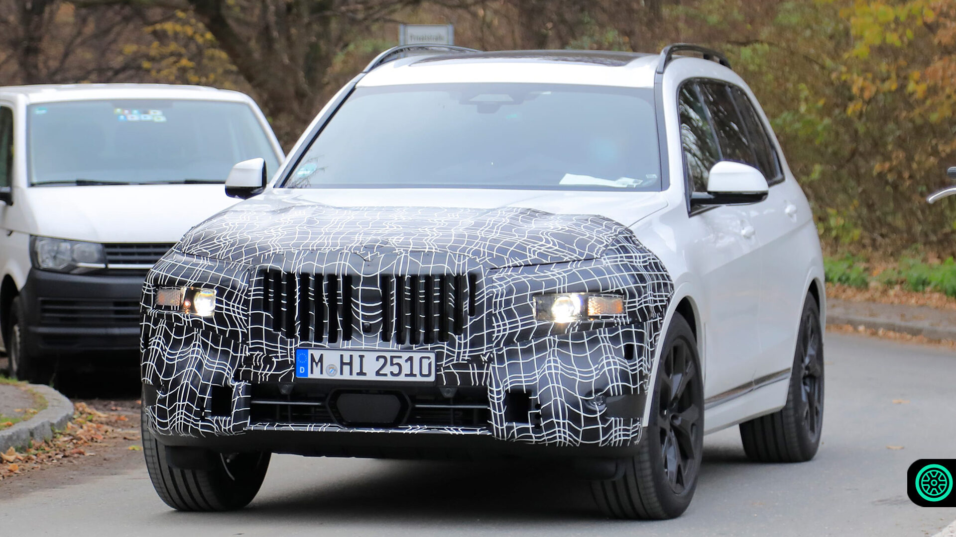 2021 BMW X7 makyajlı olarak Nürburgring'de testlerde görüntülendi 1