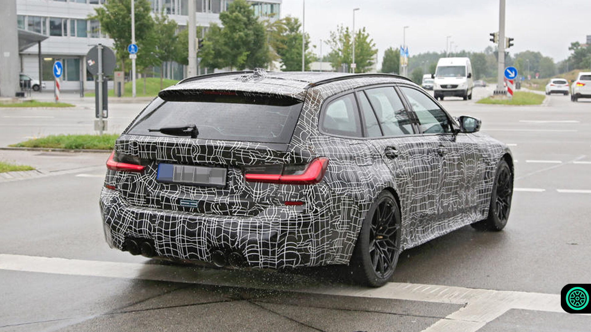 2022 BMW M3 Touring modelinin teaser görüntüleri paylaşıldı 1