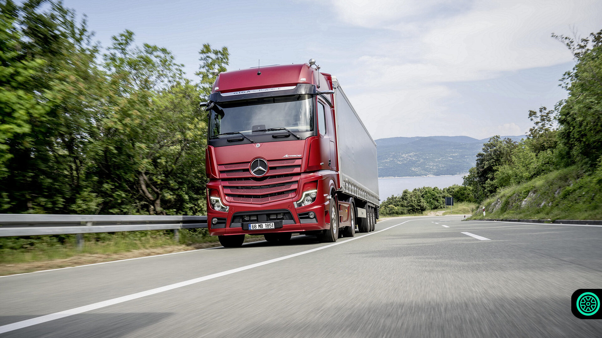 Mercedes-Benz Türk imzalı kamyonlar Avrupa yollarında 1